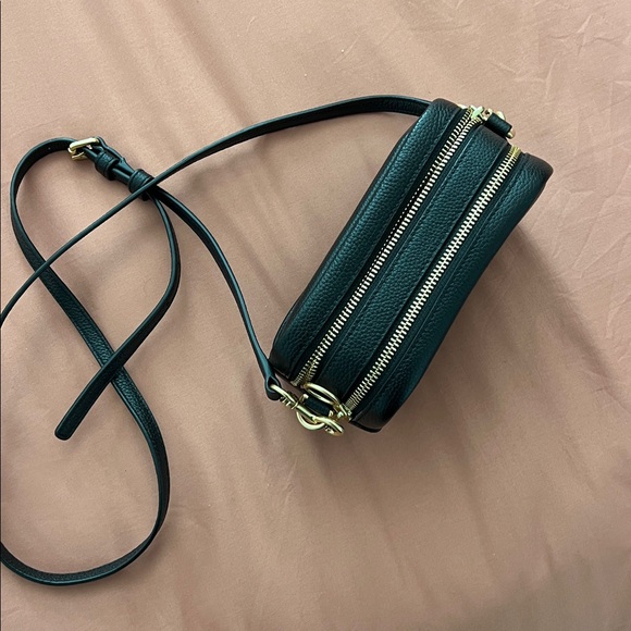 Tory Burch Bombe Black Crossbody pebble leather Bag with Gold Accents - Picture 2 of 11